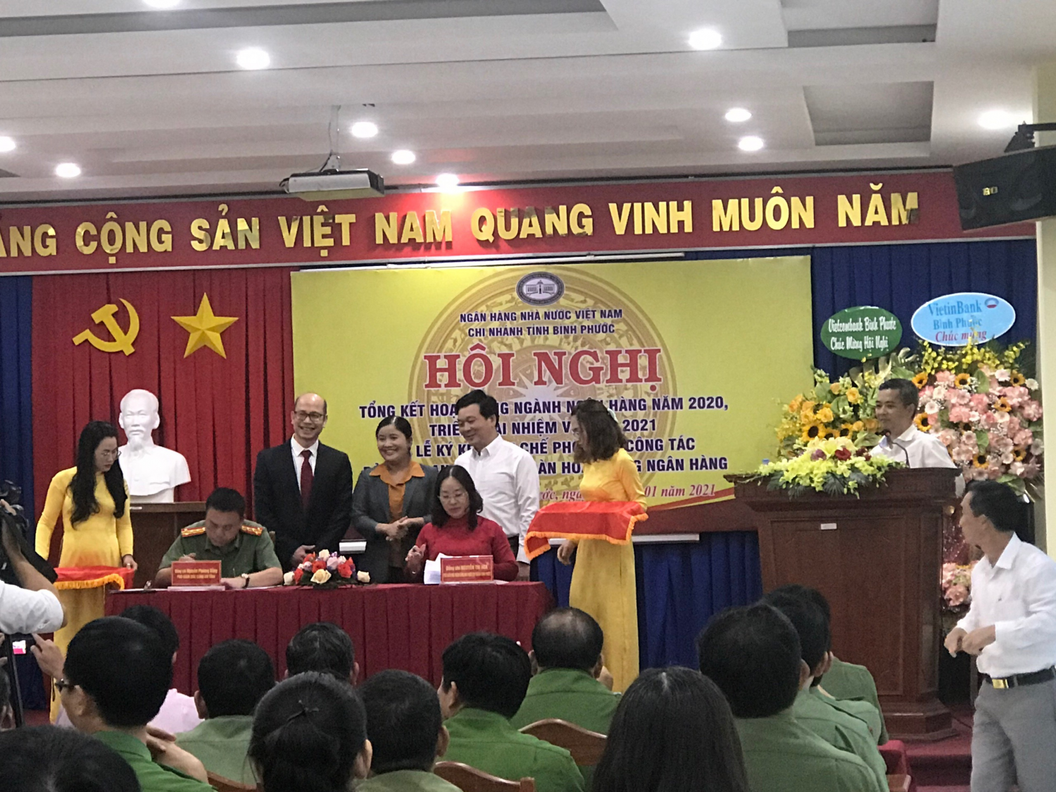 Hội nghị tổng kết hoạt động năm 2020, triển khai nhiệm vụ ngân hàng tỉnh Bình Phước năm 2021